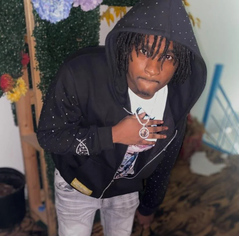 Dotoomuchfrm900 Digital Interview